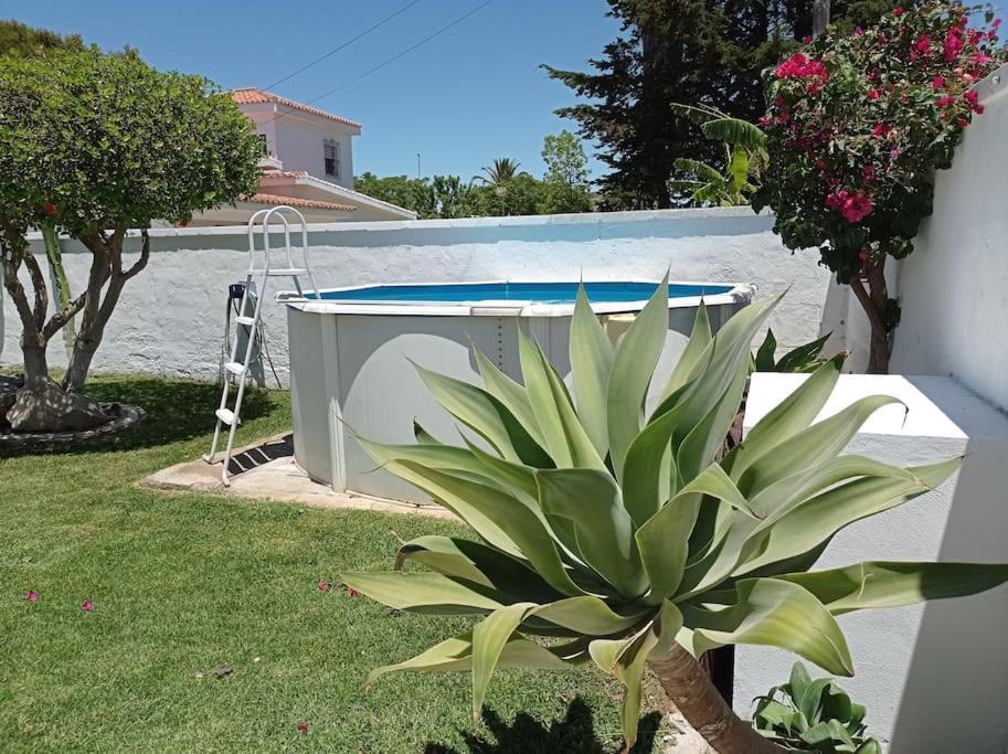 Apartamento Privado Con Jardin, Piscina Elevada Y Bbq Chiclana de la Frontera Kültér fotó